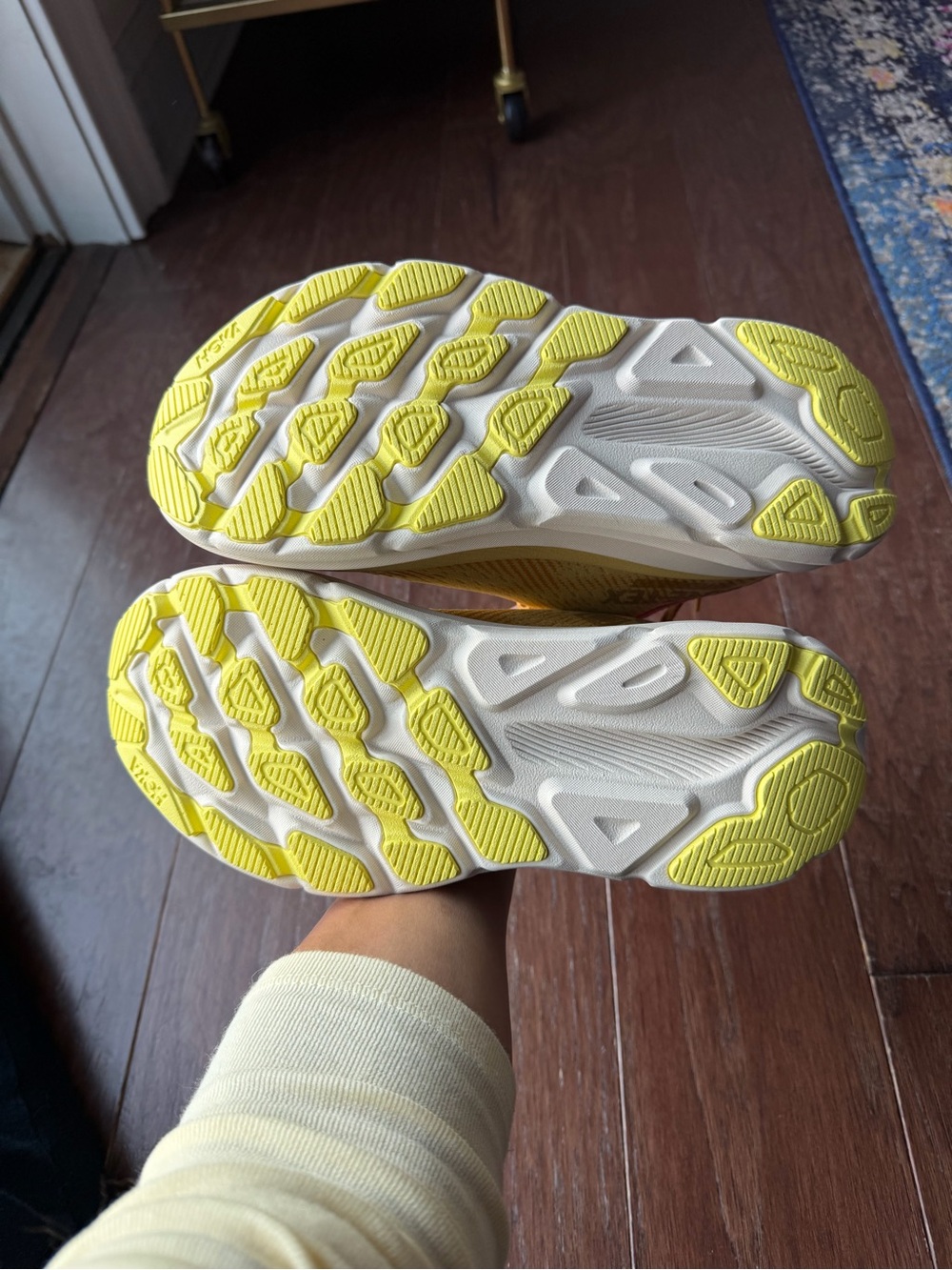 NEW HOKA CLIFTON 9 GTX TS, Women’s 8.5 - Picture 3 of 9